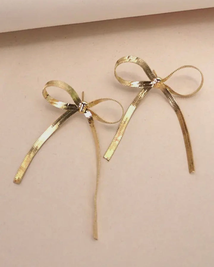 Short Bow Herringbone Earrings